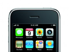 iPhone 3G schwarz stehend