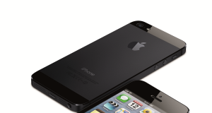 iPhone 5 schwarz liegend