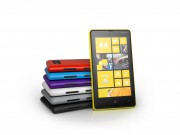 Nokia Lumia 820 stehend
